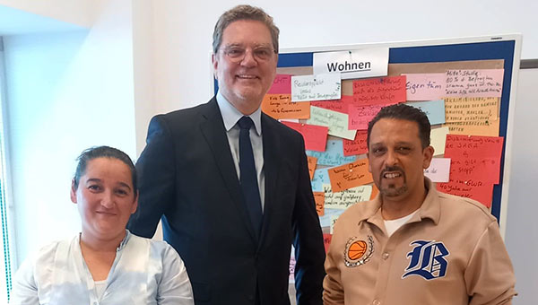 Chalina und Marcel Reinhard, in der Mitte Herr Dornquast