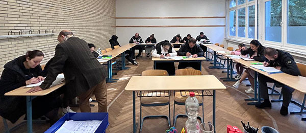 Erwachsenenbildung im Sinti-Verein