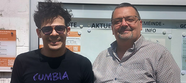 Enrique Cemelo von der BürgerStiftung Hamburg mit Christian Rosenberg