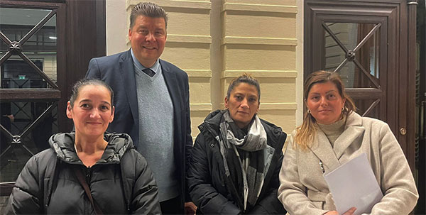 Christian Rosenberg vom Sinti-Verein auf einer Sitzung im Hamburger Rathaus